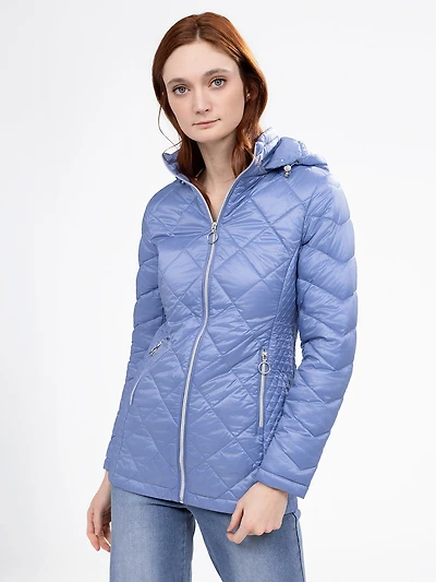 Short semi-fitted coat