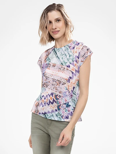 Short-sleeve semi-fitted t-shirt
