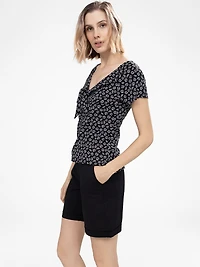 Short-sleeve semi-fitted t-shirt