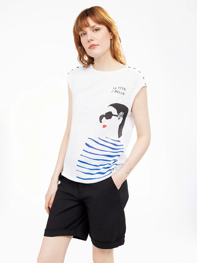 Short-sleeve semi-fitted t-shirt