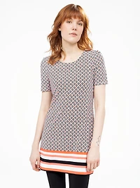 Short-sleeve semi-fitted tunic