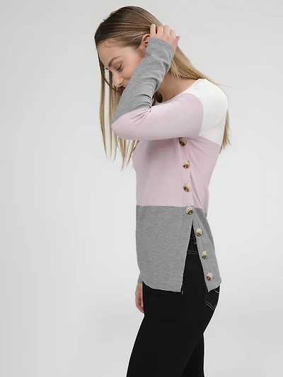Long-sleeve semi-fitted pullover sweater