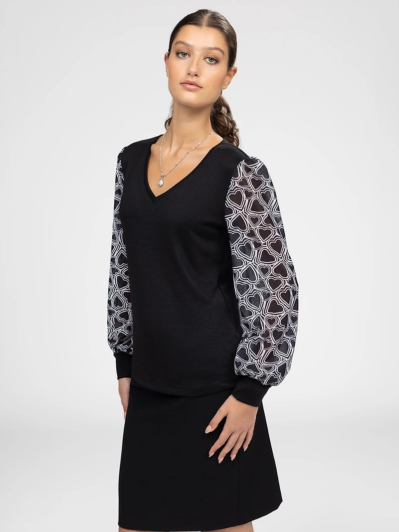 Long-sleeve semi-fitted t-shirt
