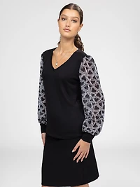 Long-sleeve semi-fitted t-shirt