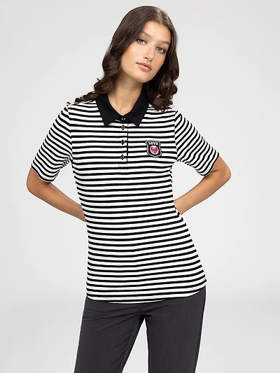 Short-sleeve semi-fitted t-shirt