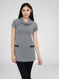 Short-sleeve semi-fitted tunic