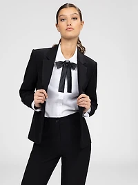 Semi-fitted long sleeve jacket