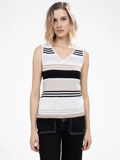 Semi-fitted sleeveless tank sweater