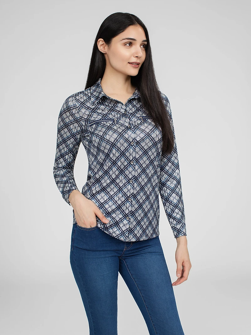 Long-sleeve semi-fitted blouse with buttons