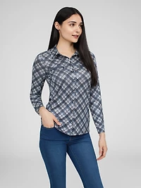 Long-sleeve semi-fitted blouse with buttons