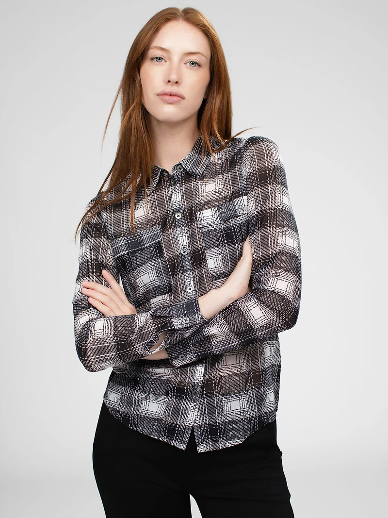 Long-sleeve semi-fitted blouse with buttons