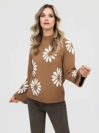 Long-sleeve semi-fitted pullover sweater