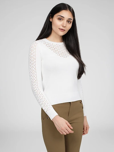 Long-sleeve semi-fitted pullover sweater