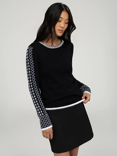 Long-sleeve semi-fitted pullover sweater