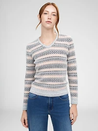 Long-sleeve semi-fitted pullover sweater