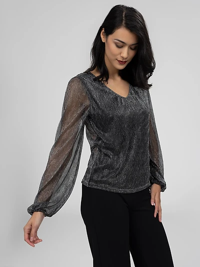 Long-sleeve t-shirt