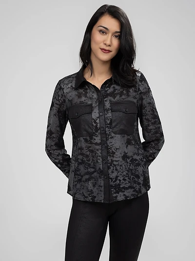 Long-sleeve blouse with buttons