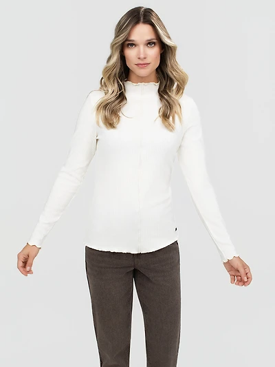 Long-sleeve t-shirt