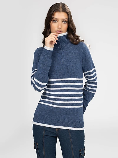 Long-sleeve semi-fitted pullover sweater