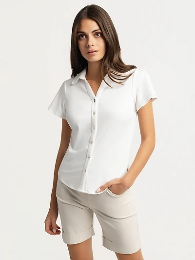 Short-sleeve blouse with buttons