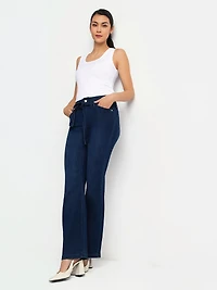 Jean à jambe droite