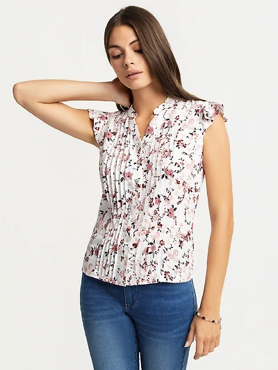 Short-sleeve blouse with buttons