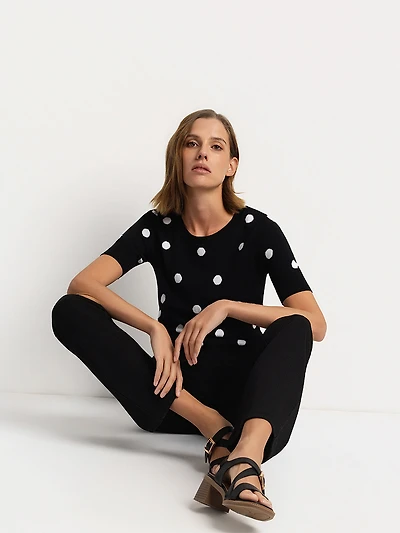 Short-sleeve pullover sweater