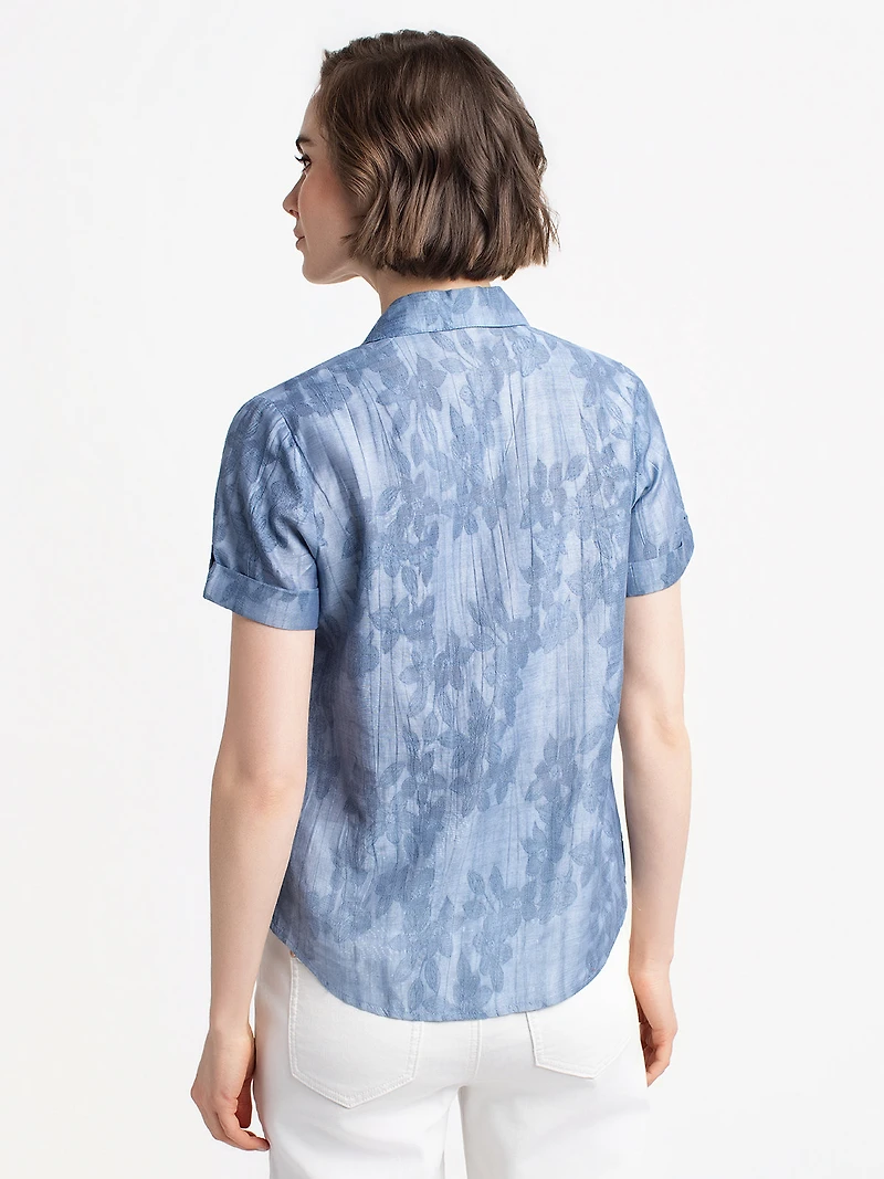 Short-sleeve blouse with buttons