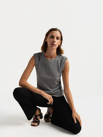 Semi-fitted tank top