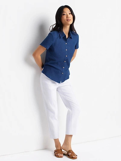Short-sleeve blouse with buttons