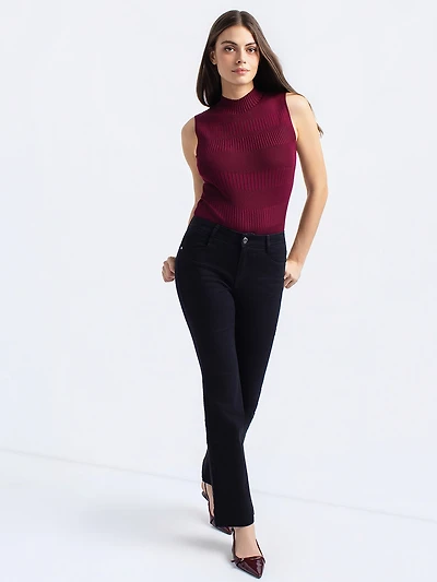 Semi-fitted bootcut jeans