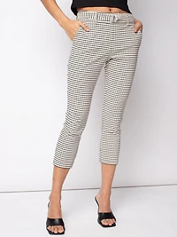 Straight fitted pull-on capri