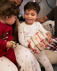 Toddler Christmas Print Cotton Long-Sleeve Snug Fit 2-Piece pyjamas - White