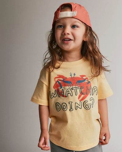 Toddler 'Whatcha Doing?' Relaxed Graphic Tee Crab Print - Yellow