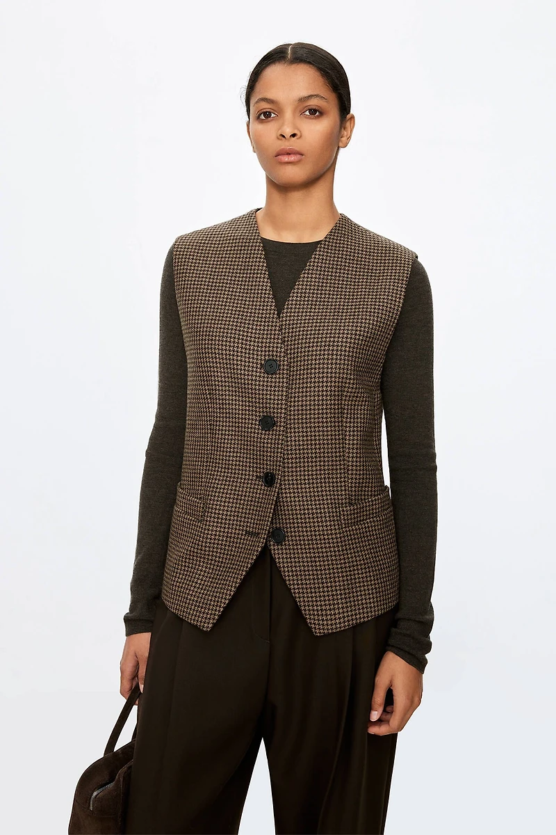 British Fine Wool Classic V-Neck Vest