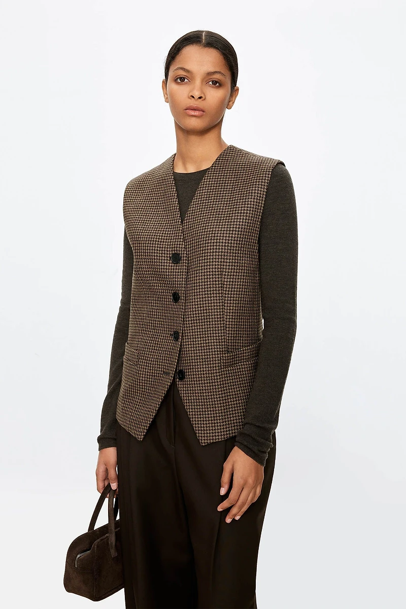 British Fine Wool Classic V-Neck Vest