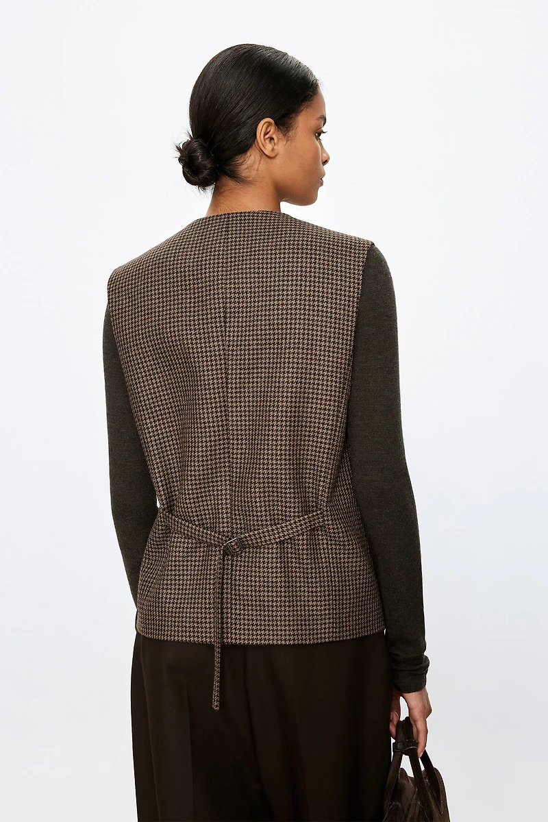 British Fine Wool Classic V-Neck Vest