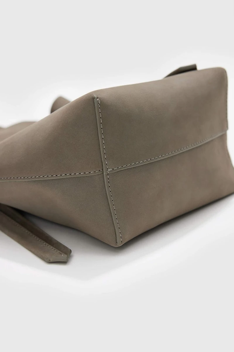 British Versatile Nubuck Leather Bucket Bag