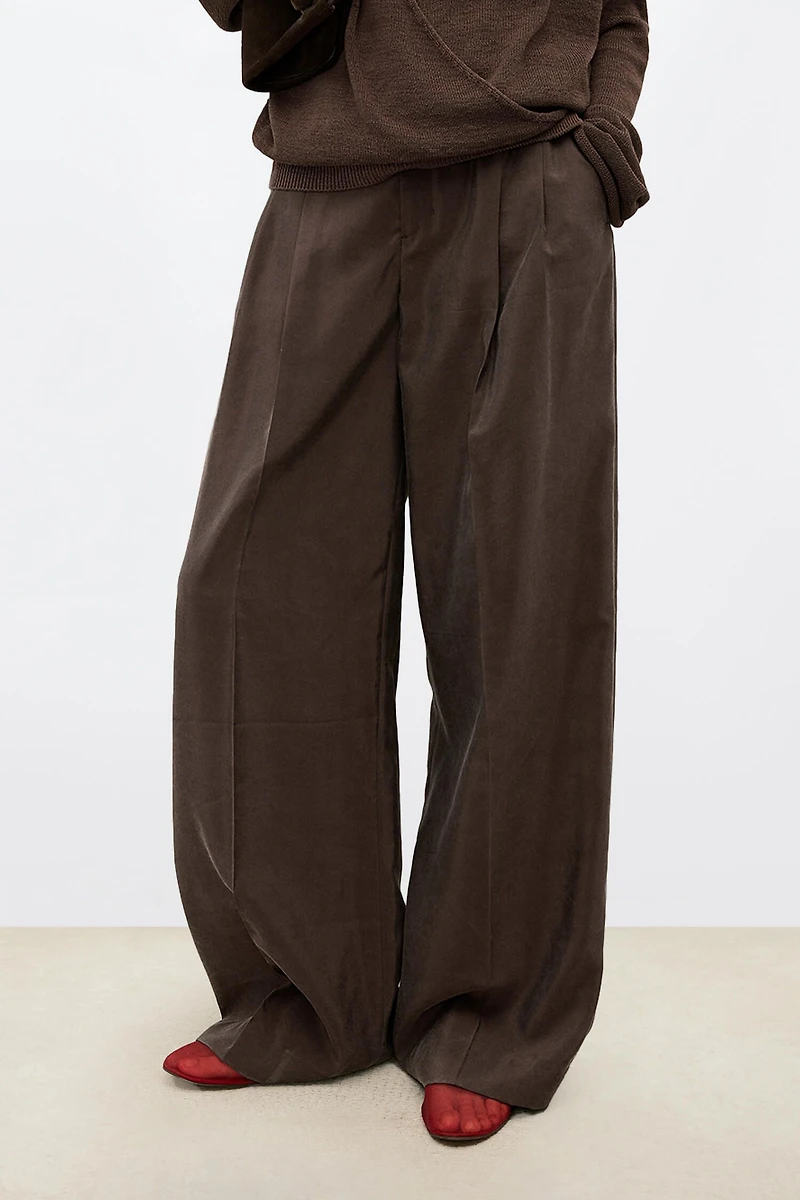 Drysilk Relaxed Wide Pleated Trousers