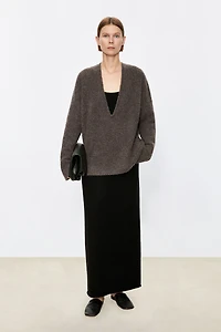 Italian Cariaggi Cashmere Rolled-Edge Deep V Sweater