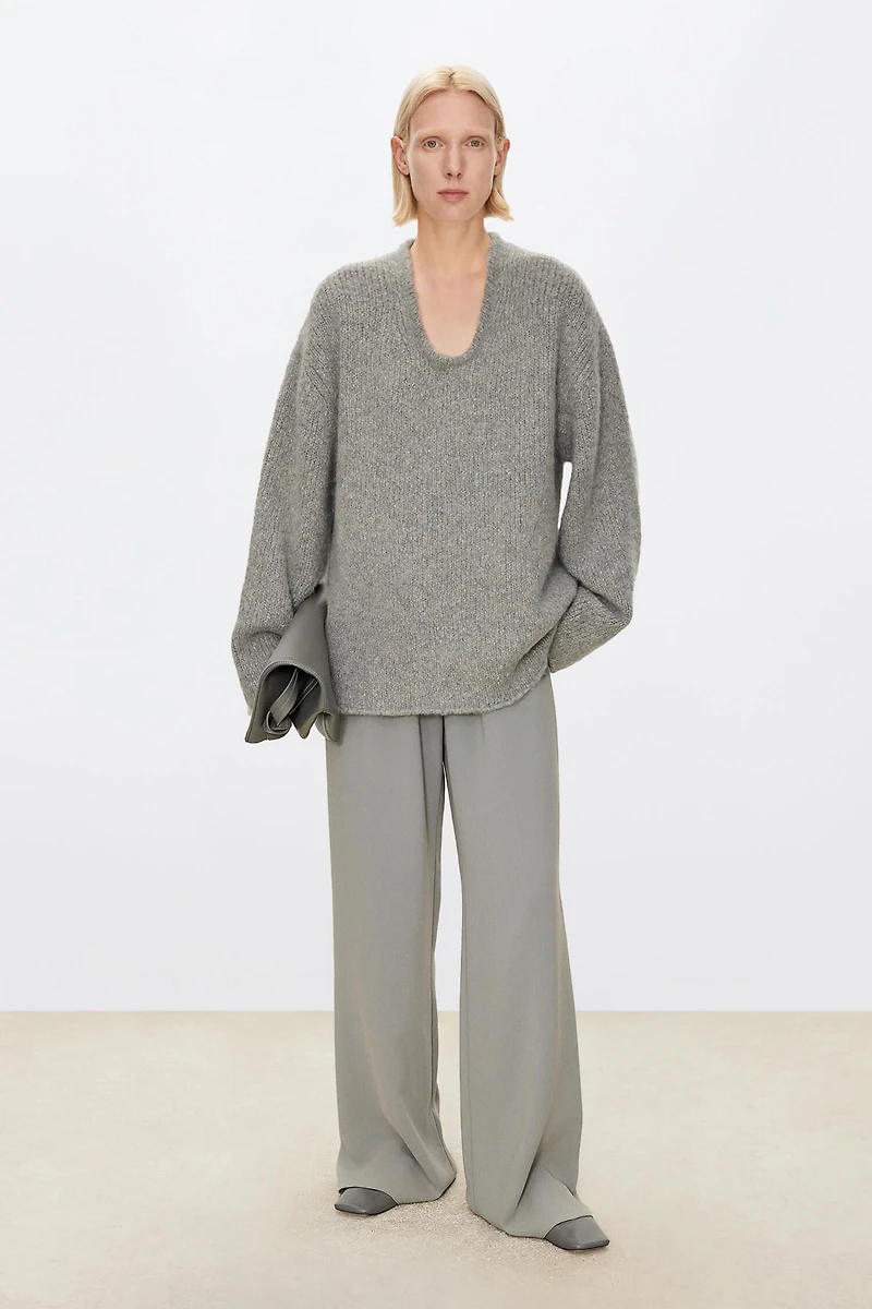 Italian Cariaggi Silk-Cashmere V-Neck Sweater