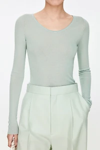 Italian Silk & Cashmere UV-Neck Base Shirt