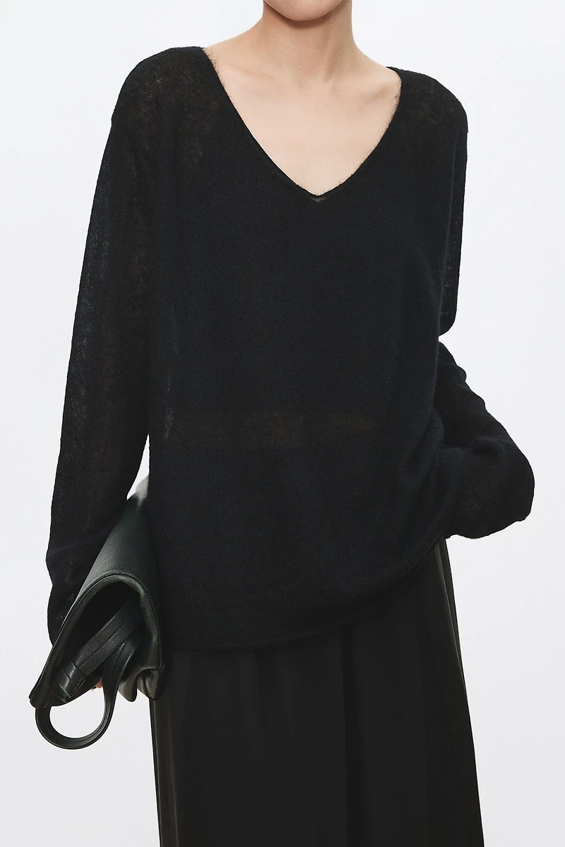 Lightweight Alpaca Wool Sweater with Natural Curl Edges