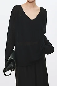 Lightweight Alpaca Wool Sweater with Natural Curl Edges