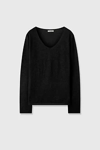 Lightweight Alpaca Wool Sweater with Natural Curl Edges