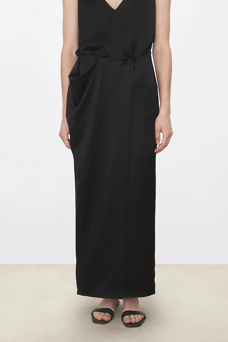 Minimal Pleated Pocket Wrap Skirt