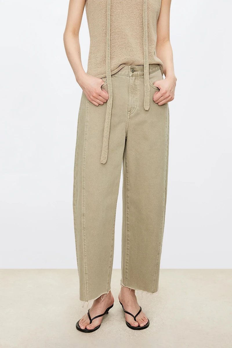 Raw Edge Curved Nine-Point Denim