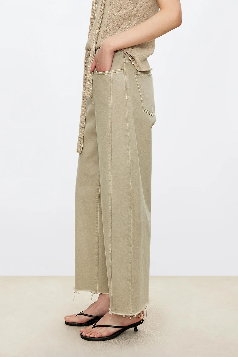 Raw Edge Curved Nine-Point Denim