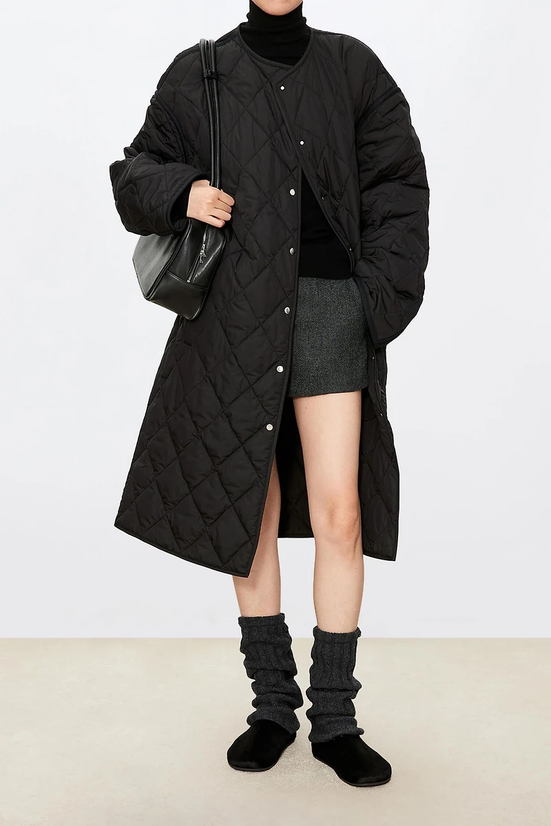 Weather-Resistant Insulated Long Coat with Diamond Quilting