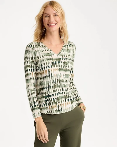 Dots Touch of Cool™ V-Neck Layering Tee